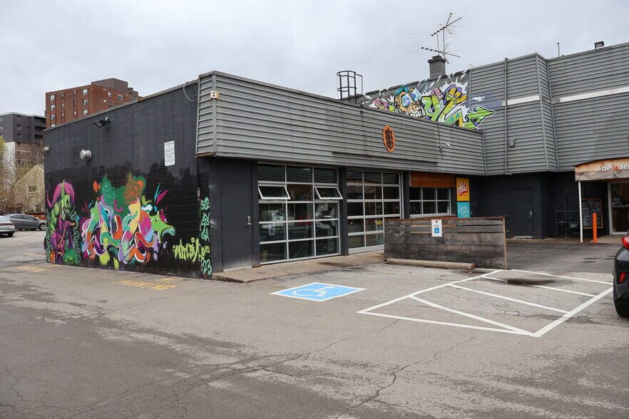 More Photos Of 55 Geneva St, St Catharines Freestanding For Lease