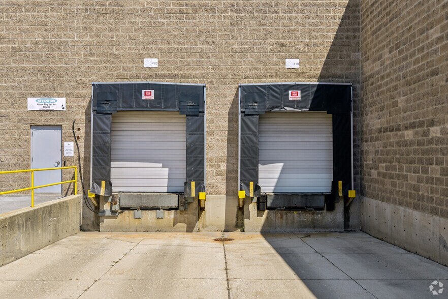 More Photos Of 1657 N Kostner Ave, Chicago Warehouse For Lease