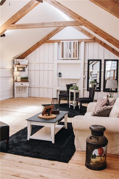 More Photos Of 14323 Holland Ave, Gentry Specialty For Lease