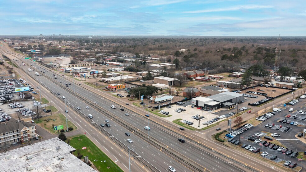 More Photos Of 5385 N I 55 St, Jackson Auto Dealership For Sale