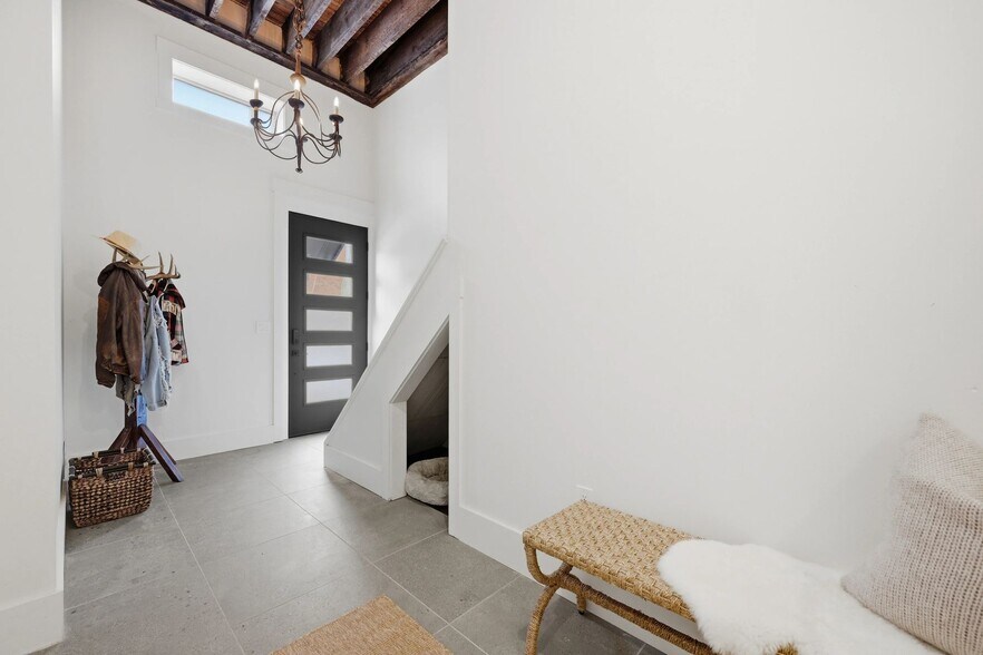 More Photos Of 443 Walnut St, Sewickley Flex For Sale