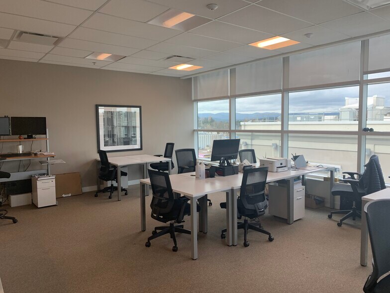 More Photos Of 3450 Uptown Blvd, Victoria Office Residential For Lease