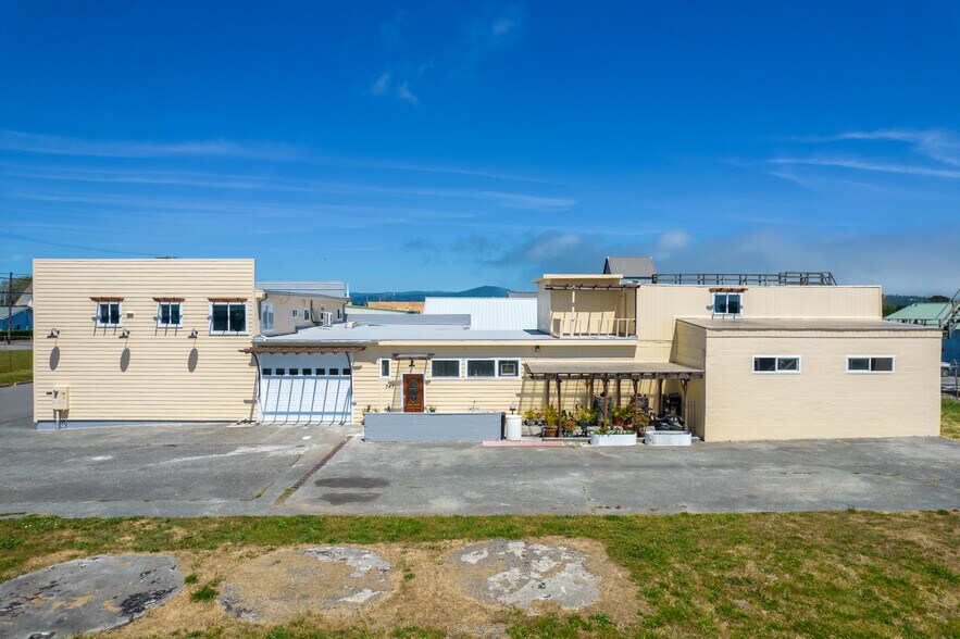 Primary Photo Of 347 2nd St, Crescent City Industrial For Sale