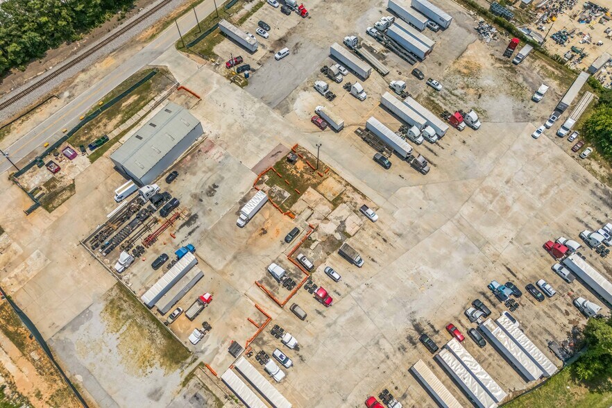 More Photos Of 7414 Jonesboro Rd, Jonesboro Land For Lease