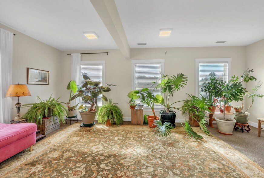 More Photos Of 1 Princeton St, Jefferson Restaurant For Sale