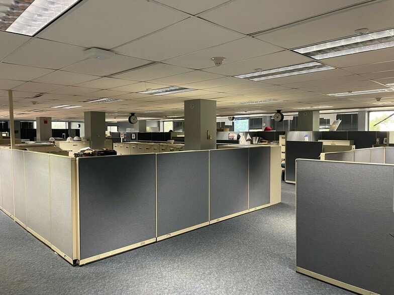 More Photos Of 308 Clinton Ave, Huntsville Office For Lease