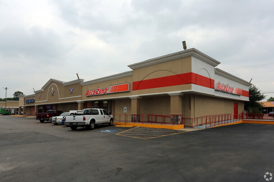 Primary Photo Of 608 W Cavalcade St, Houston Unknown For Lease