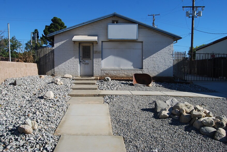 More Photos Of 622 Elm Ave, Beaumont Office For Sale