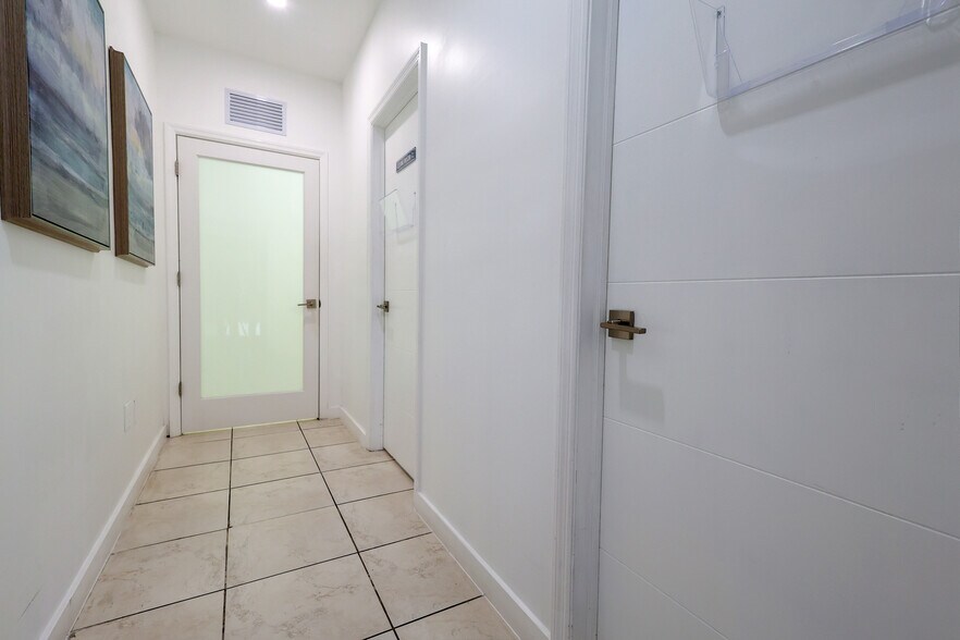 More Photos Of 8525 SW 92nd St, Miami Office For Sale