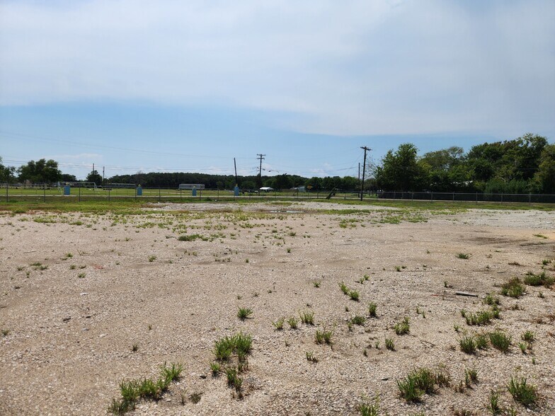 More Photos Of 2715 County Road 146, Alvin Land For Lease