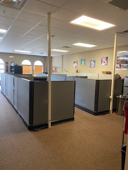 More Photos Of 2295 S Hiawassee Rd, Orlando Office For Sale