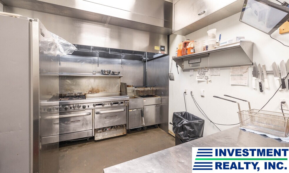 More Photos Of 551 State Route B, Saint James Restaurant For Sale