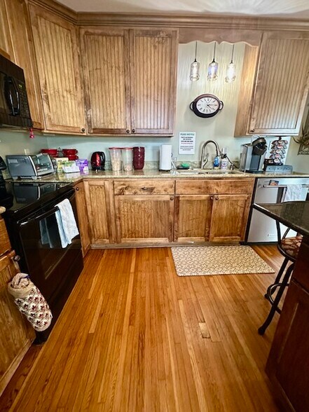 More Photos Of 314 Jefferson Ave, Clifton Forge Hospitality For Sale