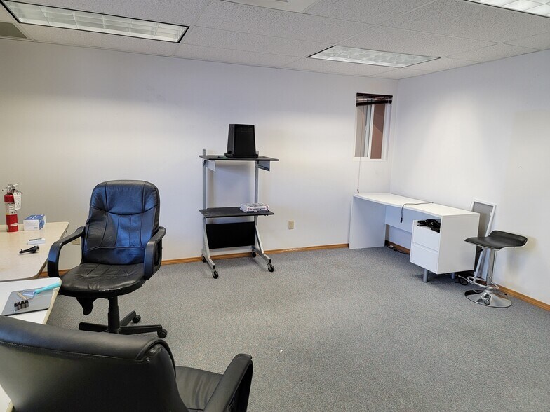 More Photos Of 16371 E State Route 3, Allyn Distribution For Sale