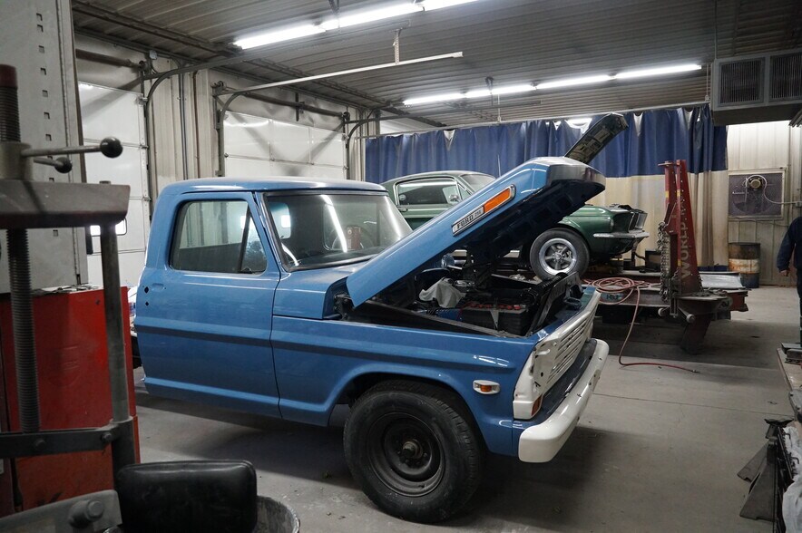 More Photos Of 43 Frontage Rd, Glenmont Auto Repair For Sale