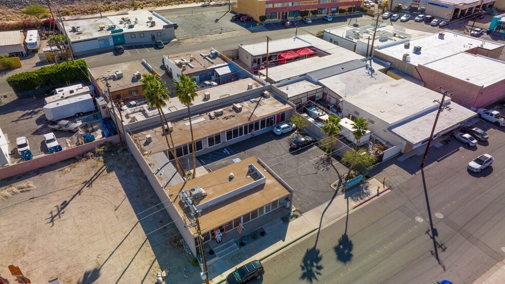 More Photos Of 577 E Sunny Dunes Rd, Palm Springs Storefront Retail Office For Lease
