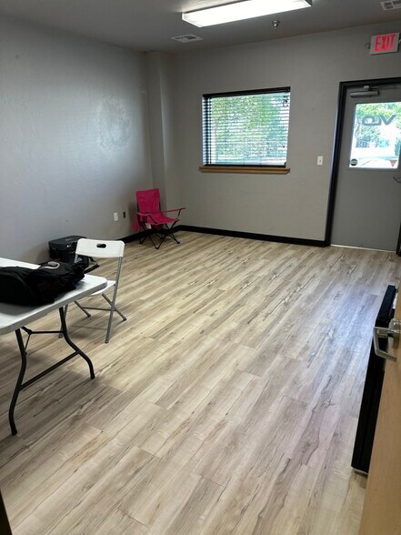More Photos Of 7308 NW 164th St, Edmond Warehouse For Lease