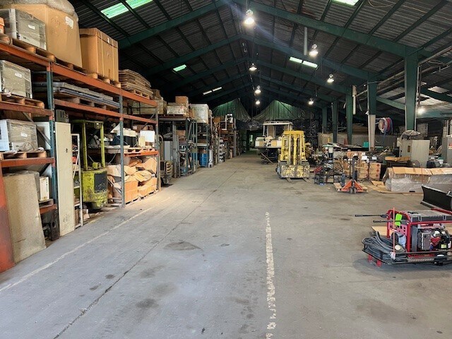 More Photos Of 211 Swans Ln, Saint Albans Industrial For Sale