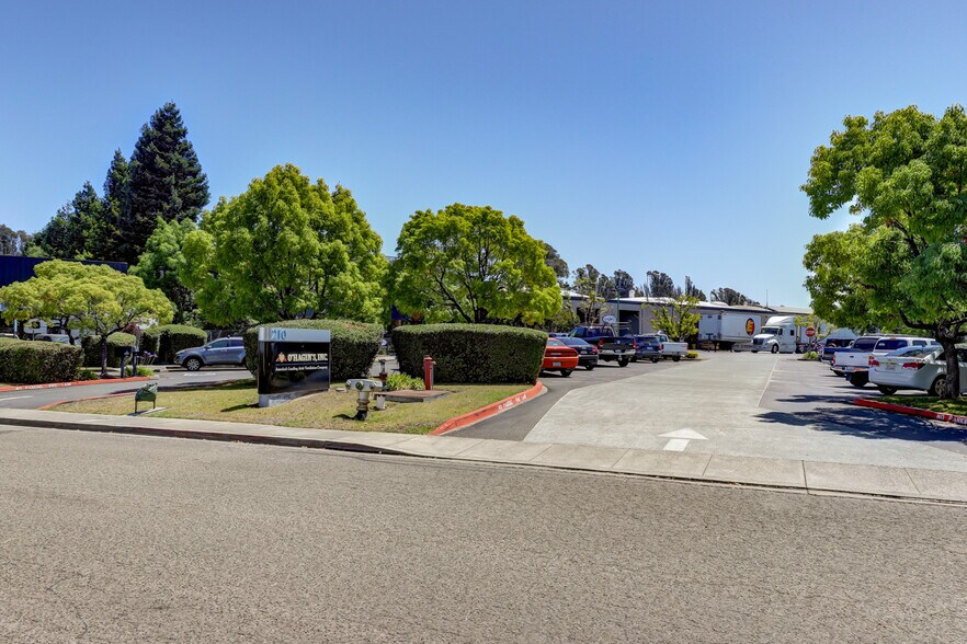 More Photos Of 210 Classic Ct, Rohnert Park Warehouse For Lease