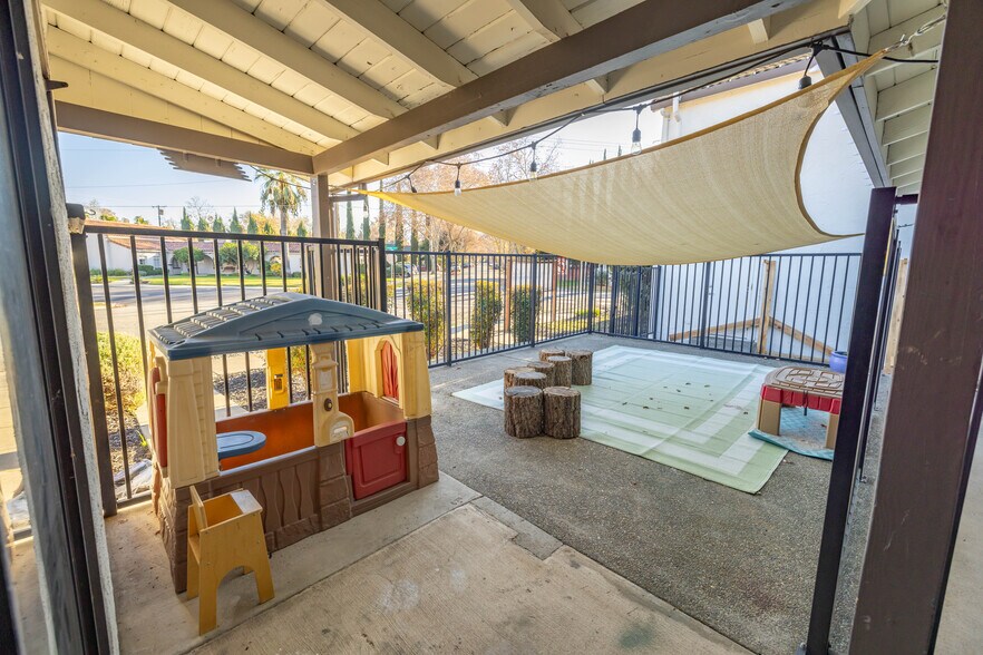 More Photos Of 628 Royer St, Roseville Schools For Lease