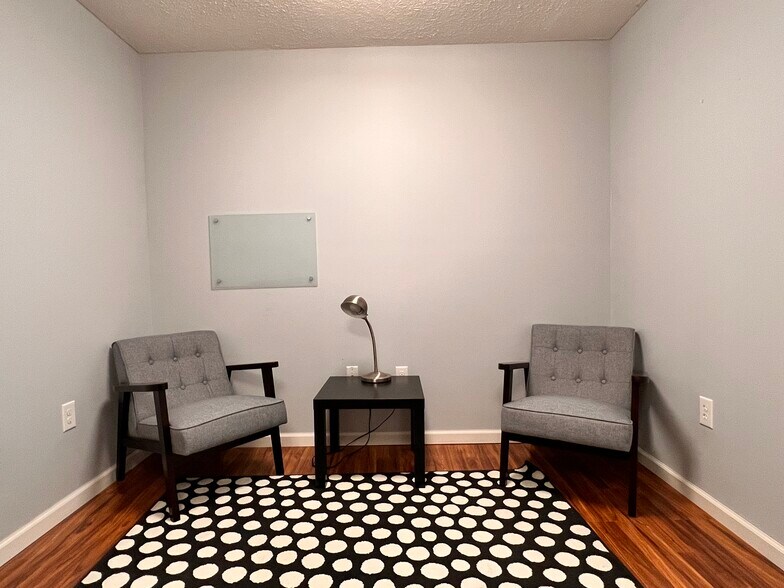 More Photos Of 613 Chillicothe St, Portsmouth Storefront Retail Office For Lease
