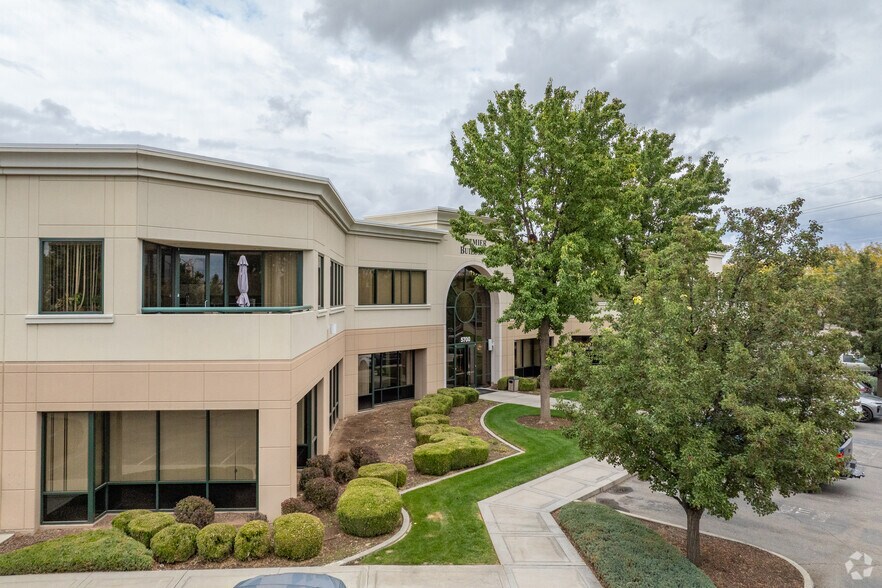 More Photos Of 5700 E Franklin Rd, Nampa Office For Lease