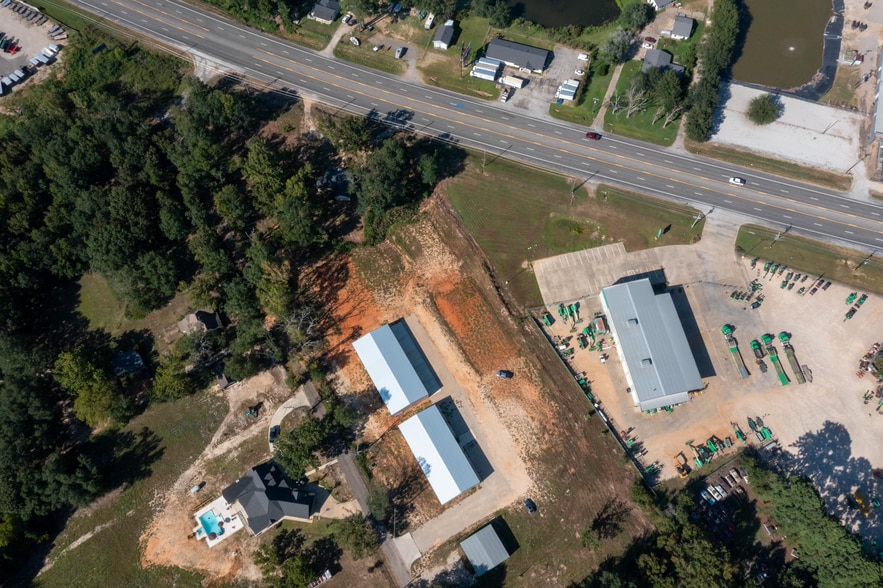 More Photos Of 10263 US Highway 69 N, Tyler Warehouse For Lease