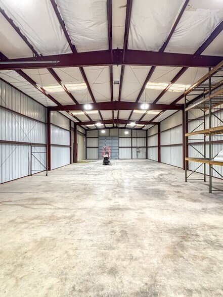 More Photos Of 116 Commercial Pl, Schertz Warehouse For Sale