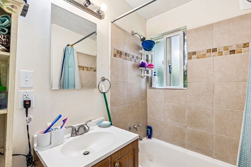 More Photos Of 7420-7428 208th St SW, Edmonds Apartments For Sale