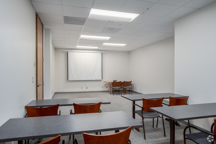 More Photos Of 1750 Howe Ave, Sacramento Coworking Space