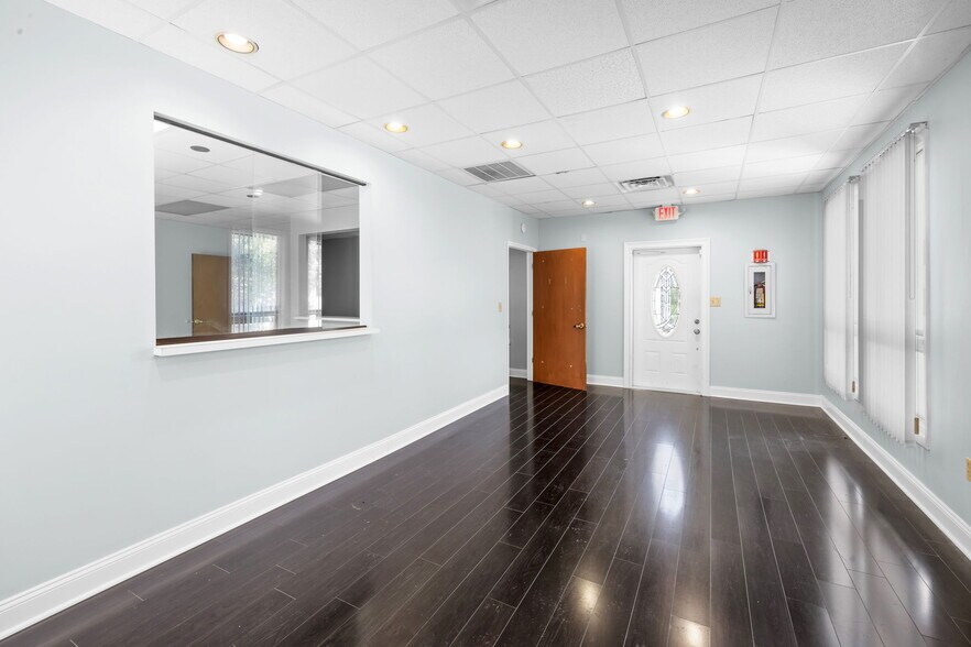 More Photos Of 1152 Executive Cir, Cary Medical For Lease