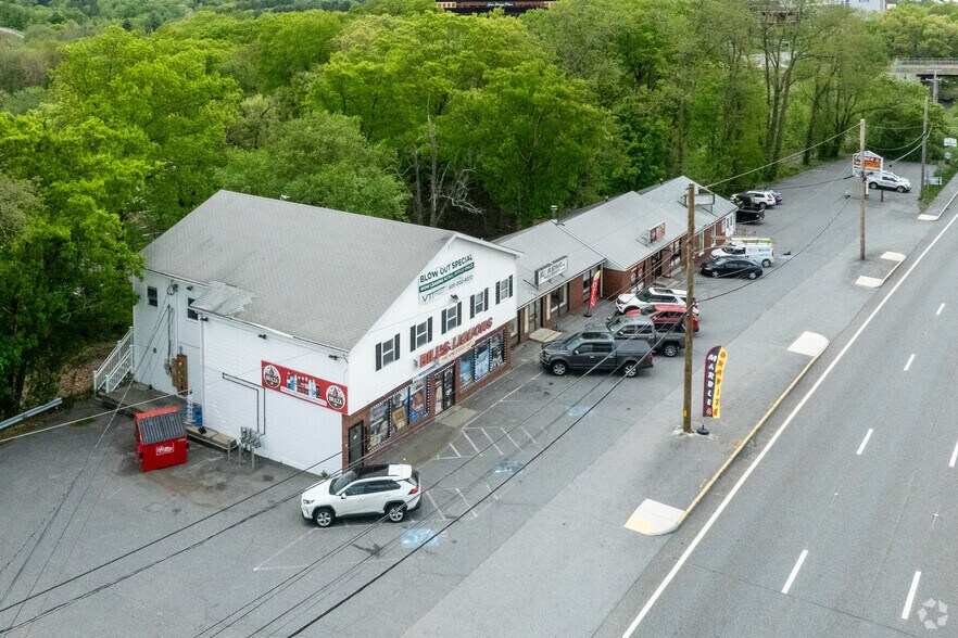 More Photos Of 3-11 Turnpike Rd, Southborough Storefront Retail Office For Lease