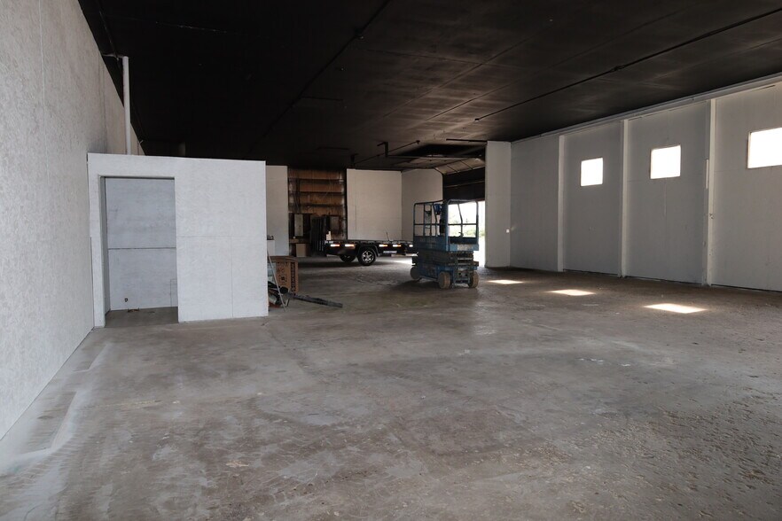 More Photos Of 6071 Branch Hill Guinea Rd, Milford Warehouse For Lease