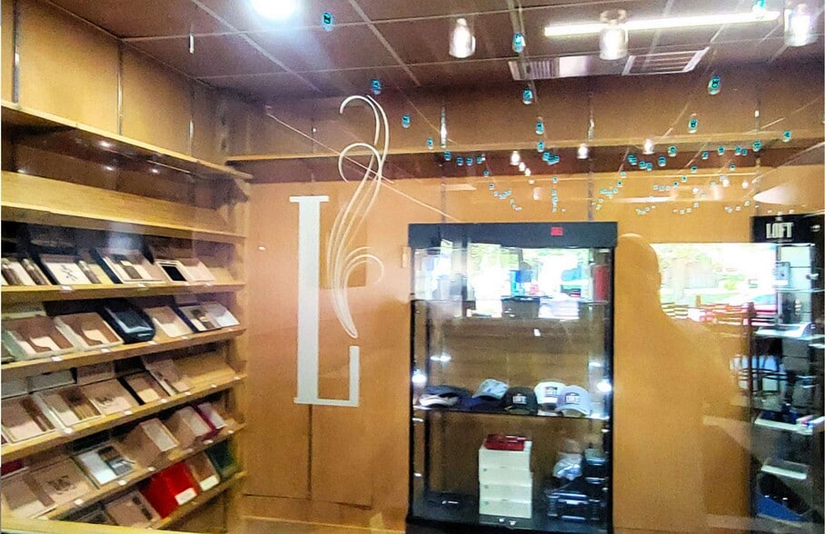 More Photos Of 33409-33425 Grand River Ave, Farmington Office For Sale