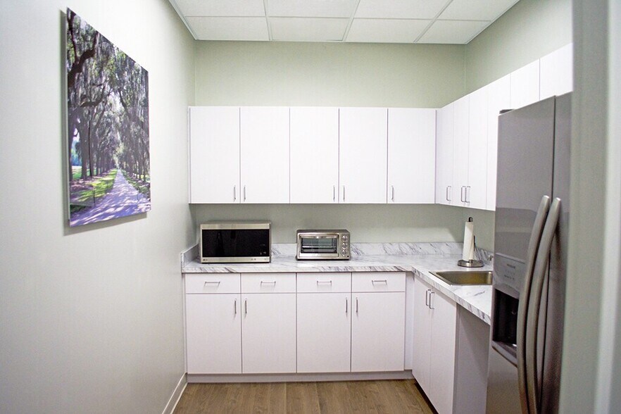 More Photos Of 6047 Tyvola Glen Cir, Charlotte Coworking Space