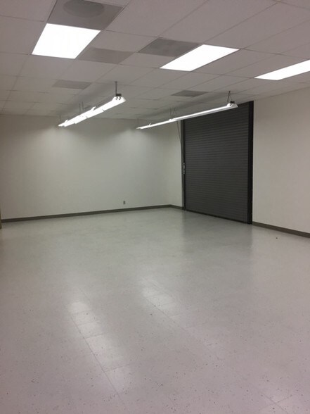 More Photos Of 1004-1010 Stewart Dr, Sunnyvale Light Distribution For Lease