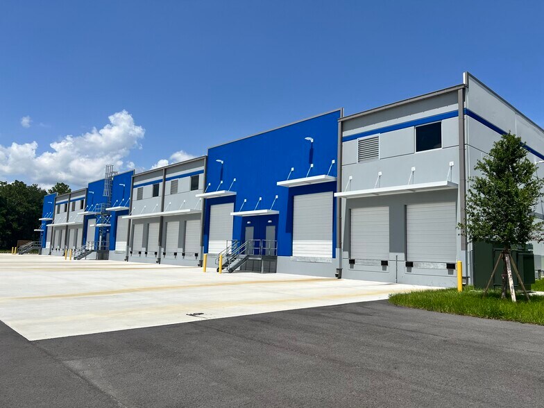More Photos Of 440 Dundas Dr, Jacksonville Unknown For Lease