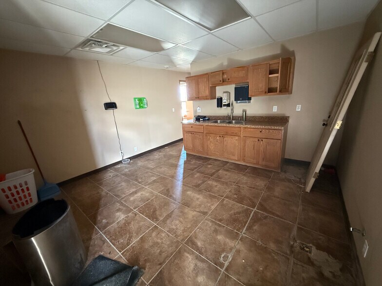 More Photos Of 6082 S Industrial Dr, Chelsea Manufacturing For Sale