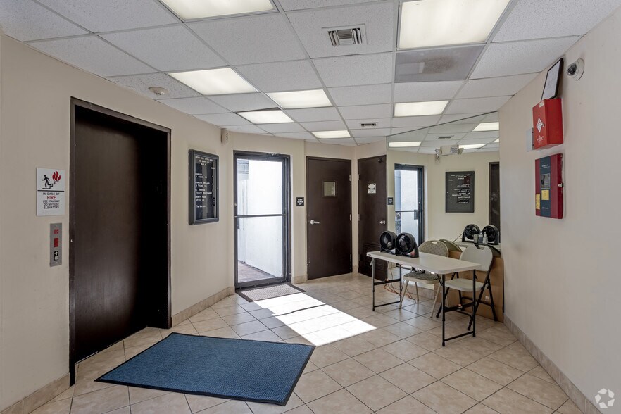 More Photos Of 3201 Griffin Rd, Fort Lauderdale Loft Creative Space For Lease