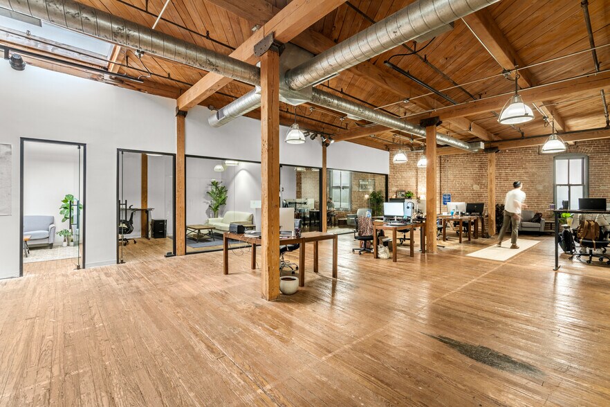 More Photos Of 1113 Vine St, Houston Loft Creative Space For Lease