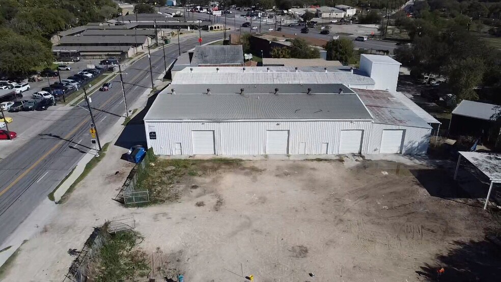 More Photos Of 2833 Roosevelt Ave, San Antonio Warehouse For Lease