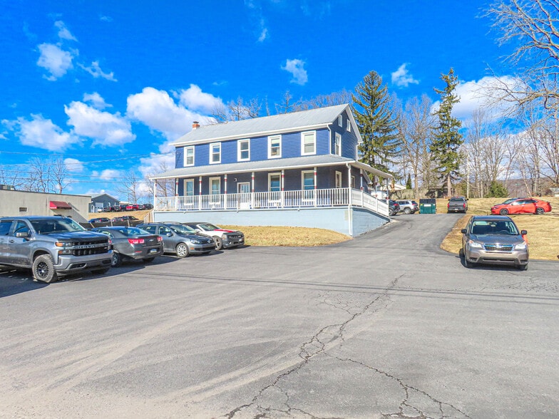 Primary Photo Of 2837 Earlystown Rd, Centre Hall Loft Creative Space For Sale