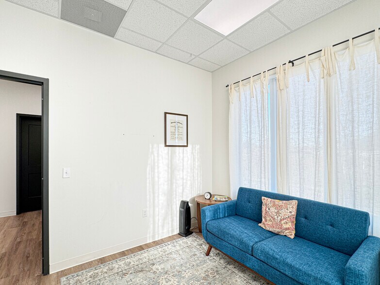 More Photos Of 15105 Crown At Lone Oak Rd, Edmond Office For Lease