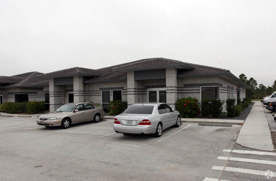 Primary Photo Of 7264-7270 Kyle Ct, Sarasota Office For Lease