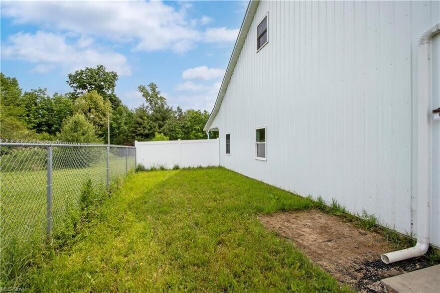 More Photos Of 275 S Smyser Rd, Wooster Flex For Sale
