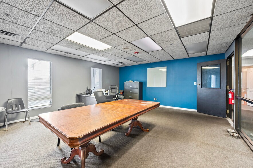 More Photos Of 4095 Old Salisbury Rd, Lexington Warehouse For Lease