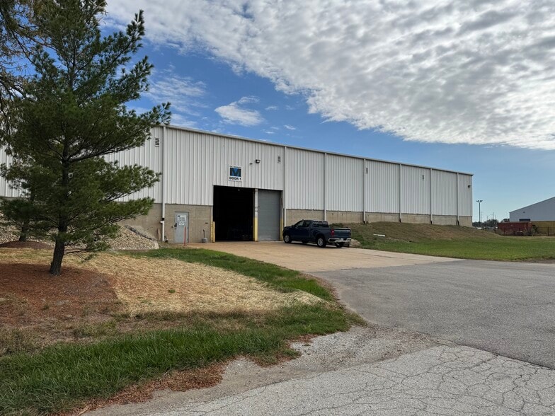 More Photos Of 2300 Michigan St, Hammond Warehouse For Lease