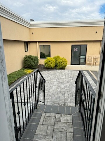 More Photos Of 196 S 1st St, Lindenhurst Loft Creative Space For Lease