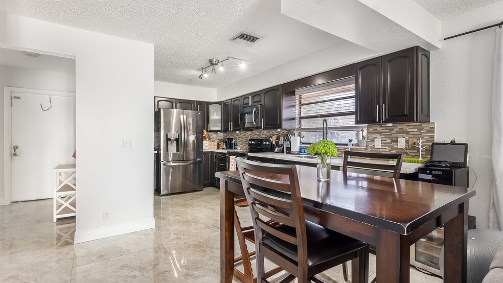 More Photos Of 505-513 S Ocean Dr, Hollywood Apartments For Sale