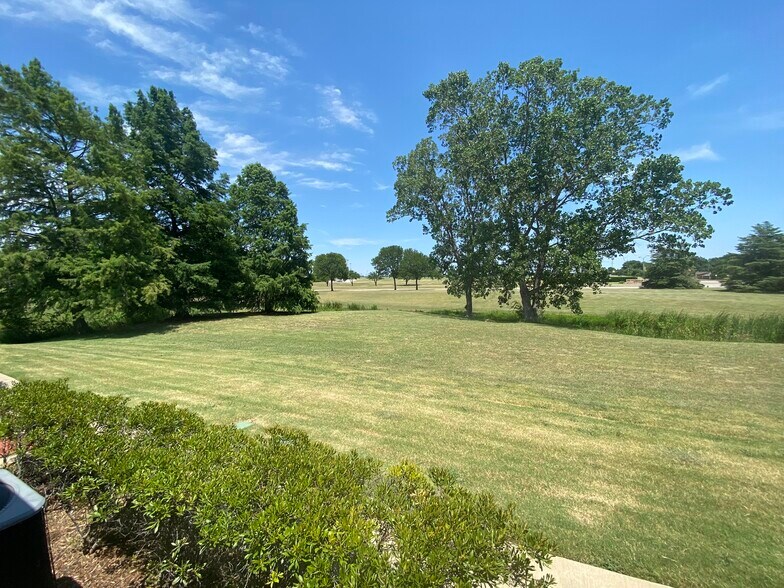 More Photos Of 1050 W Campbell Rd, Richardson Medical For Sale